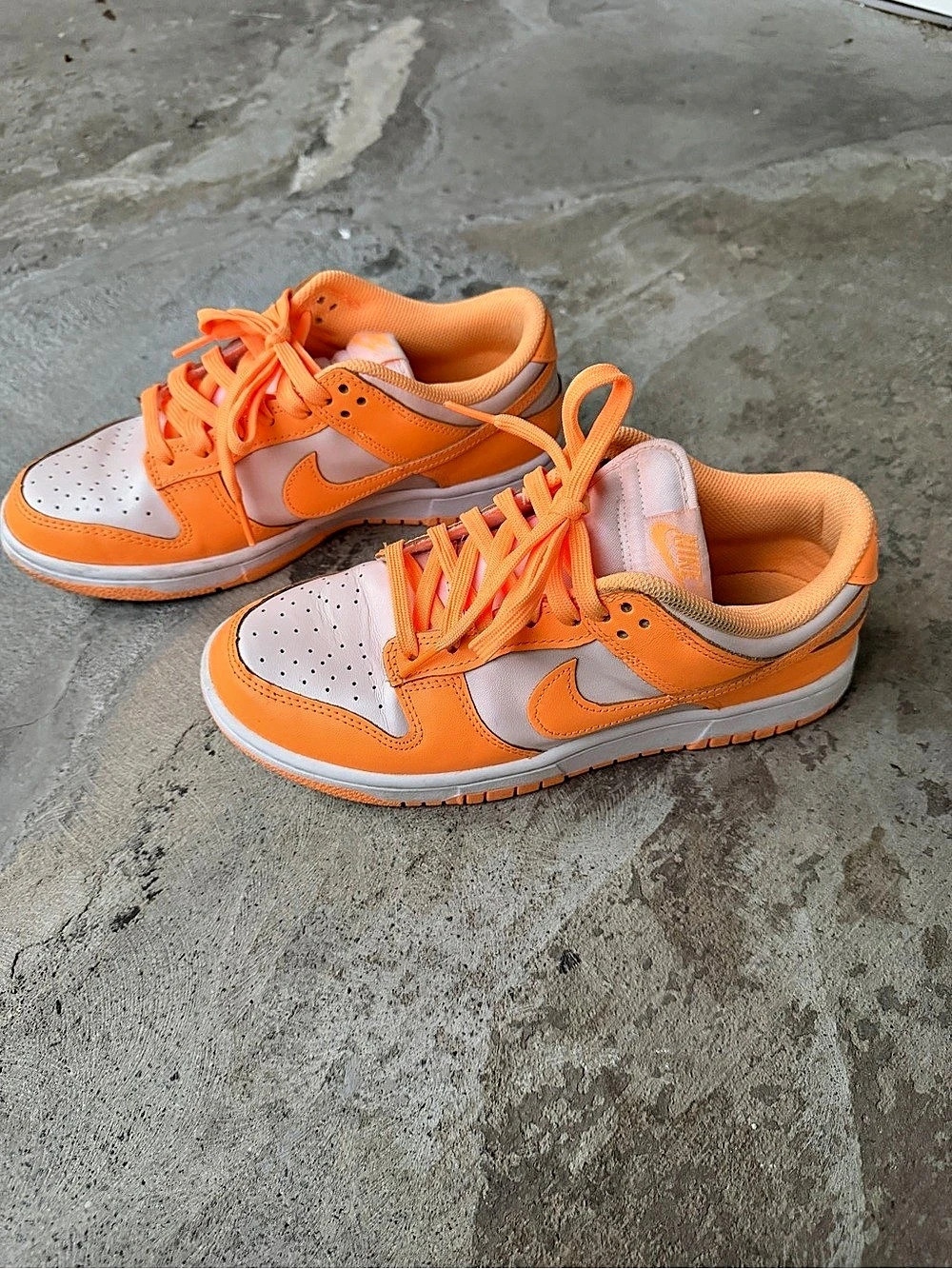 Nike Dunk Low Sneakers Peach Cream White US 6.5 Like New